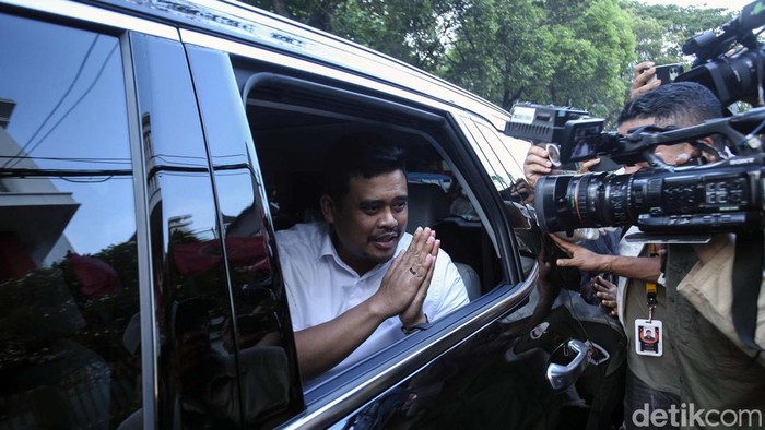 Wali Kota Medan Bobby Nasution memenuhi panggilan DPP PDIP. Bobby dipanggil usai menyatakan diri mendukung Prabowo-Gibran.