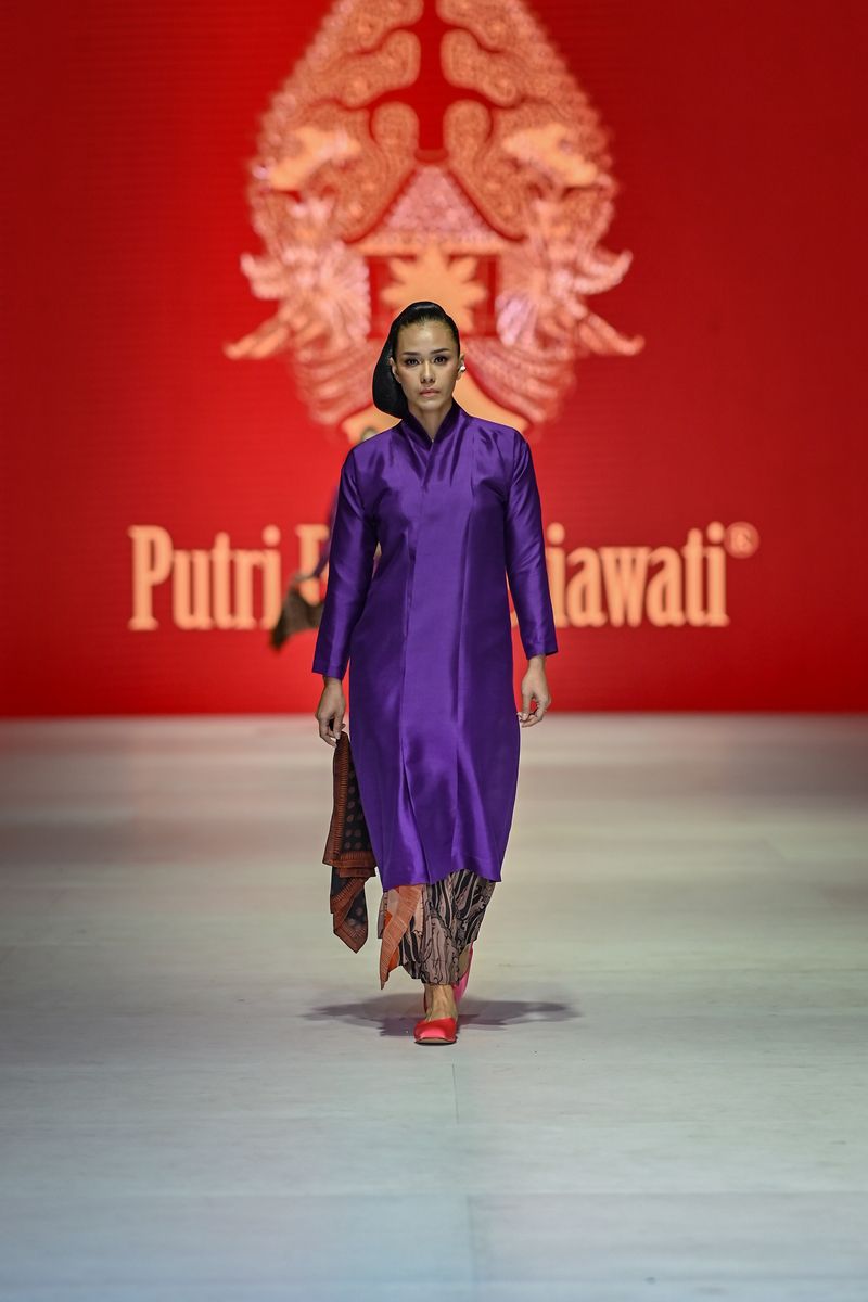 Fashion Show Putri Pare Setiawati di JFW 2024 Fashion Show Putri Pare Setiawati di JFW 2024