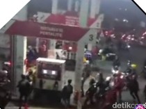 Baku Hantam Meresahkan di SPBU Bandung