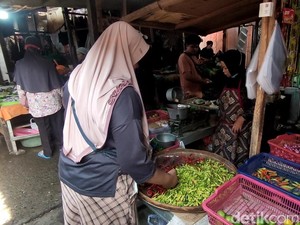 Tambah Pedas! Cabai Setan di Pati Harganya Tembus Rp 100.000 per Kg