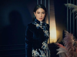 Adu Gaya Seleb Indonesia & Korea di Atas Red Carpet, Siapa Paling Menawan?