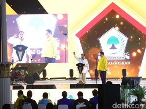 Airlangga Pamerkan Penyerang Pemenangan Pilpres 2024 ke Prabowo