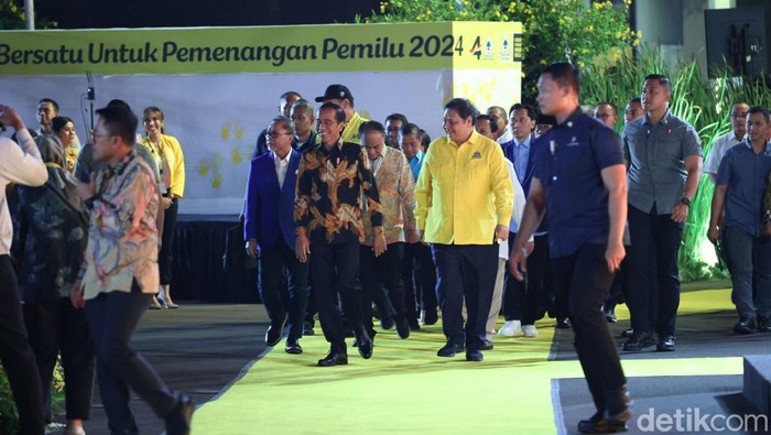 Puncak HUT ke-59 Partai Golkar sukses digelar. Sejumlah tokoh mulai dari Jokowi hingga Prabowo Subianto terlihat hadir.