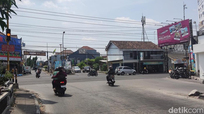 Kondisi lampu APILL di Jalan Monjali, Sleman, Senin (6/11/2023)