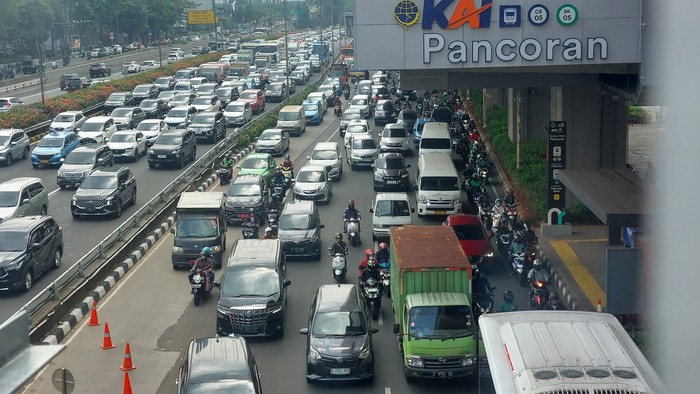 Kemacetan di Pancoran arah Kuningan (Rumondang-detikcom)