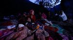 Korban Gempa Nepal Tidur di Luar Ruangan Saat Cuaca Dingin