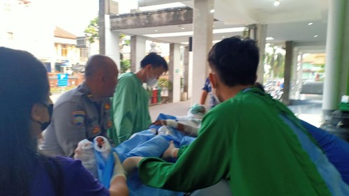 Lansia bakar diri pakai Pertalite saat menjalani rawat inap di ICU RSUD Klungkung beberapa waktu lalu. (Istimewa).