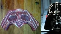 Membeli daging domba segar di supermarket ada imajinasi unik dari netizen ini. Ia menganggap potongan dagingnya mirip dengan Darth Vader dari serial Star Wars. Foto: The Sun