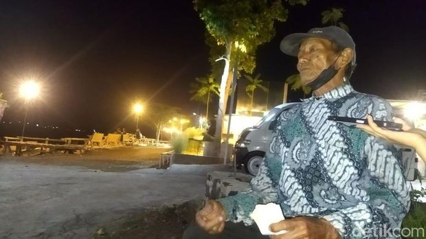 Mbah Wardi, warga setempat Waduk Cengklik, Selasa (31/10/2023).