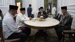 Momen Zulhas Silaturahmi ke Dua Pesantren di Jatim