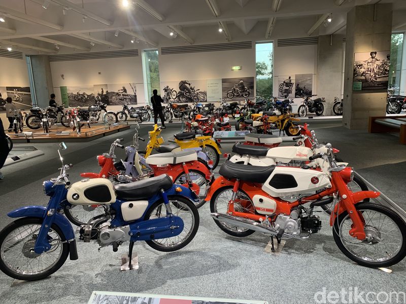 Motor-motor lawas Honda di Honda Collection Hall