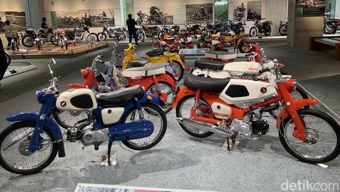 Motor-motor lawas Honda di Honda Collection Hall