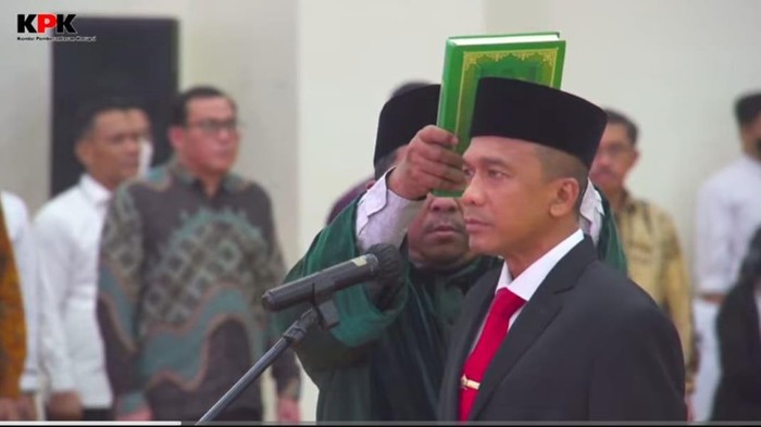 Pelantikan Deputi Penindakan KPK Irjen Rudi (dok. YouTube KPK)