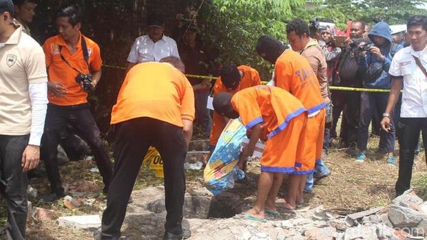 Pembunuhan pengamen jalanan di Sidoarjo