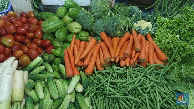 Penjual sayuran di Pasar Anyar Bogor, Jawa Barat. (CNBC Indonesia/Martyasari Rizky)