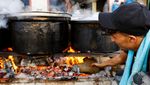 Perang Bikin Krisis, Warga Gaza Andalkan Kayu Bakar untuk Memasak