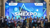 Pameran Pertamina SMEXPO 2023 yang merupakan salah satu program strategis perusahaan yang hadir melalui platform virtual smexpo.pertamina.com dan secara offline di empat kota besar itu berhasil meraih penghargaan Muri sebagai BUMN yang melakukan edukasi kepada disabilitas pelaku UMKM terbanyak.