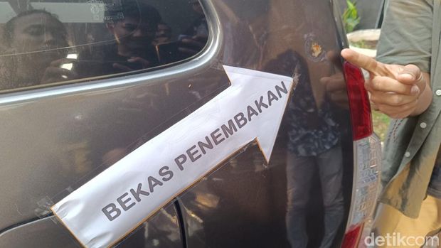 Polda Metro Jaya merilis kasus penembakan di Bekasi yang menewaskan salah satu anggota kelompok Nus Kei usai bentrok dengan kelompok John Kei (Rizky AM/detikcom)