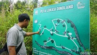 Saat memasuki pintu masuk utama, wisatawan dikenakan biaya Rp 10 ribu per orang. Sementara untuk menikmati wahana Dino Lad, wisatawan hanya perlu merogoh kocek Rp 10 ribu per orang.  