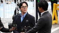 Dalam pernyataan yang sama pada 27 Oktober 2023, G-Dragon juga berjanji akan mengikuti proses pemeriksaan dan investigasi dari kepolisian. Dia akan kooperatif apabila diminta untuk datang ke kantor polisi buat pemeriksaan lebih lanjut, hingga secara sukarela akan melakukan tes urin dan rambut.  