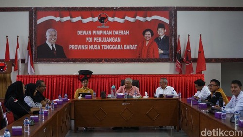 Rapat partai politik koalisi Ganjar Pranowo-Mahfud Md di Kantor DPD PDIP NTB, Senin (6/11/2023). (Foto: Helmy Akbar/detikBali)