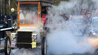 Acara ini menandai peringatan Emancipation Run ketika, pada 14 November 1896, sekelompok pengendara berangkat dari London ke Brighton untuk merayakan disahkannya Locomotives on Highway Act yang meningkatkan batas kecepatan dari 4mph menjadi 14mph.