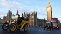 Untuk mengurangi kemacetan, rute perjalanan dibagi menjadi dua. Grup pertama melintasi Westminster Bridge dan mengambil rute tradisional A23 melalui Kennington, Brixton dan Streatham.