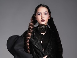 8 Foto Terbaru Sandrinna Michelle Dituding Sudah Dicuci Otak & Lupa Orangtua