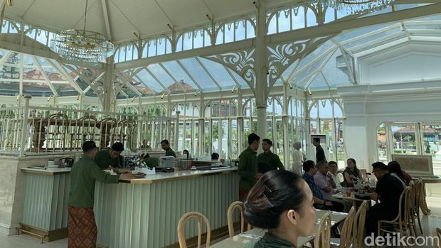 Suasana dalam Pracima Tuin Mangkunegaran.