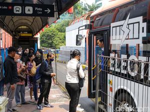 Cara ke Blok M Naik KRL, MRT dan TransJakarta