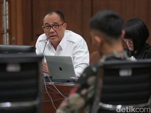 Hakim Potong Ucapan Rafael Alun yang Klaim Kasusnya karena Mario Dandy