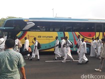 Berseragam Gamis Putih, Timnas Mali U-17 Tiba di Bandara Boyolali
