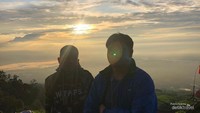 Matahari pada pagi hari di Tugu Rimau.