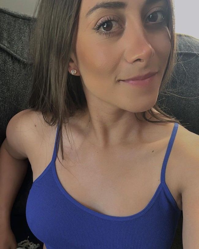 Di media sosial, ia tidak ragu untuk menampilkan gaya yang seksi. Foto: Instagram Valeria Andrade