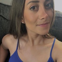 Di media sosial, ia tidak ragu untuk menampilkan gaya yang seksi. Foto: Instagram Valeria Andrade