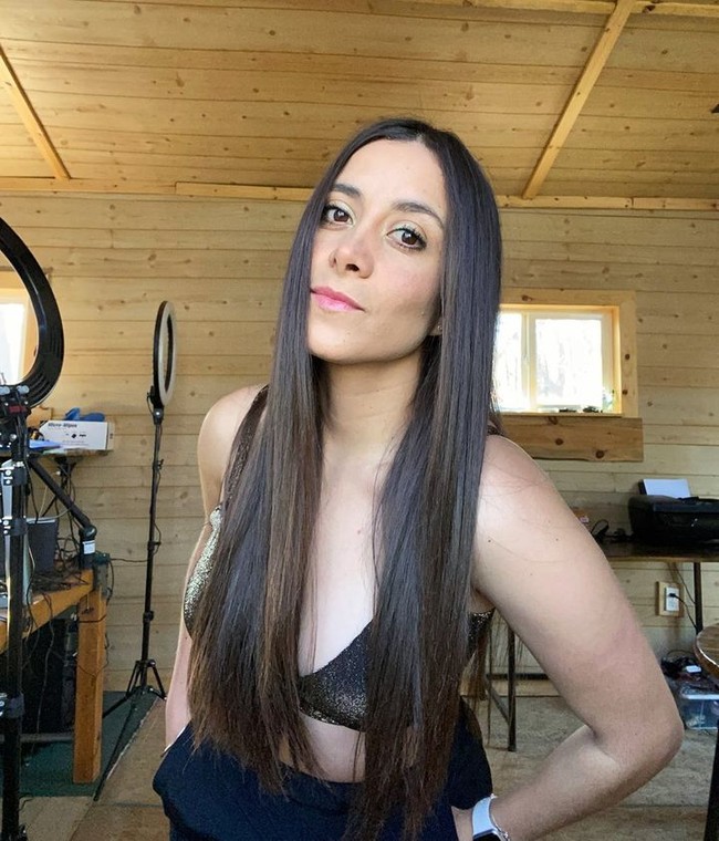 Atas pemecatannya yang sepihak, Valeria menganggapnya tidak adil karena tidak merasa melakukan kesalahan atau meragukan siapa pun. Foto: Instagram Valeria Andrade