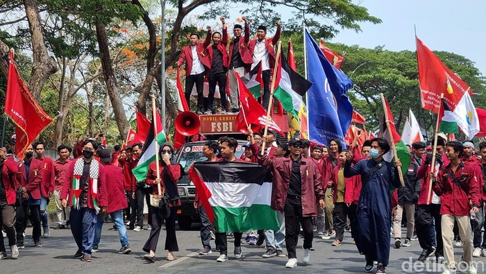 Aksi Bela Palestina di Surabaya