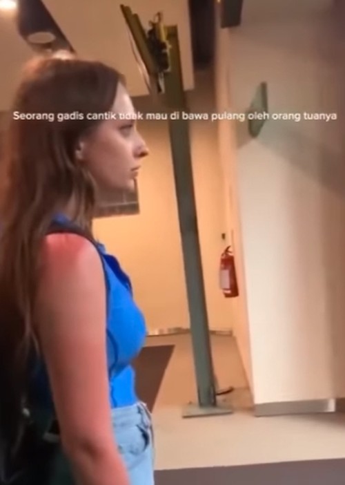 Anak bule Rusia yang bertengkar dengan orang tuanya di Bandara Ngurah Rai, Bali. (Tangkapan layar)