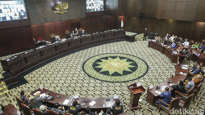 Anwar Usman Diberhentikan dari Ketua MK MKMK membacakan putusan nomor 2/MKMK/L/11/2023. Putusan itu terkait dugaan pelanggaran etik hakim Mahkamah Konstitusi (MK) dengan terlapor Ketua MK Anwar Usman.