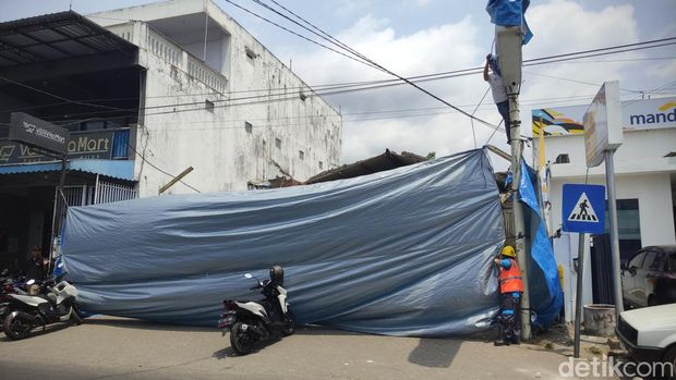Atap Indomaret Malang ambruk