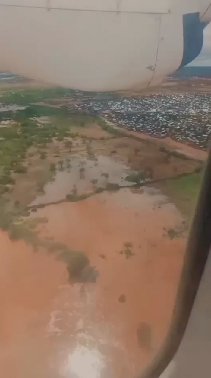 Banjir Somalia Tewaskan 10 Orang, 113 Ribu Terpaksa Mengungsi A view shows floods in Dolow, Somalia November 5, 2023 in this screen grab from a video obtained from social media. Abdifatah Hassan Omar/via REUTERS THIS IMAGE HAS BEEN SUPPLIED BY A THIRD PARTY. MANDATORY CREDIT. NO RESALES. NO ARCHIVES.