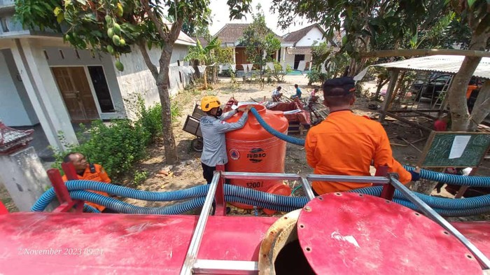 BPBD Kota Blitar suplai air bersih