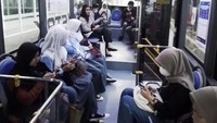 Bus listrik ini melewati beberapa titik pemberhentian di antaranya Rumah Sakit Immanuel, Taman Tegalega, Terminal Tegalega, RSKIA Astanaanyar, Stasiun Bandung Pintu Selatan, Balaikota, BEC, Hotel The 101, Taman Radio, Kartika Sari, Rumah Sakit Borromeus, UNIKOM, dan Unpad Dipatiukur.
