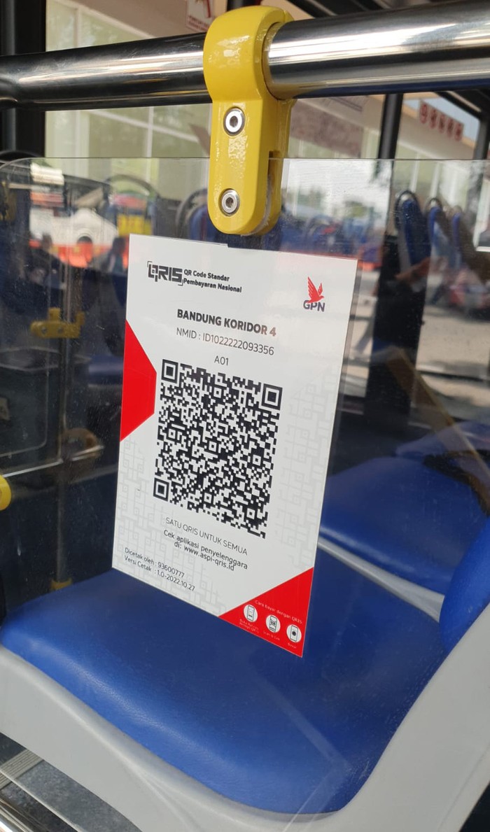 Bus Listrik Wira-wiri di Bandung, Begini Potretnya DAMRI bersinergi dengan Direktorat Jenderal Perhubungan Darat, Kementerian Perhubungan meluncurkan layanan perkotaan bus listrik berbasis Buy The Service (BTS) di Bandung, Jawa Barat yang beroperasi dengan rute Terminal Leuwipanjang-Dago dan sebaliknya.