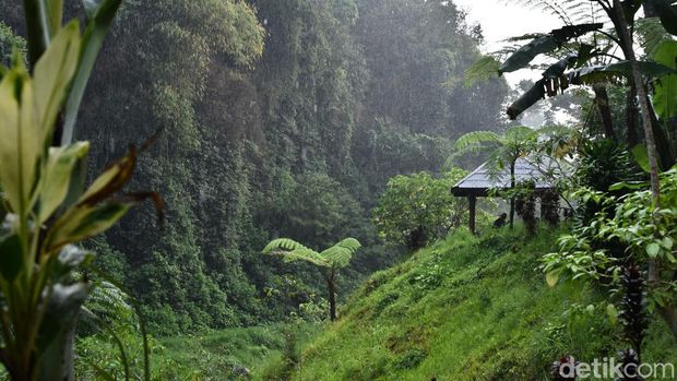 Curug Bugbrug, Cisarua, Bandung Barat.
