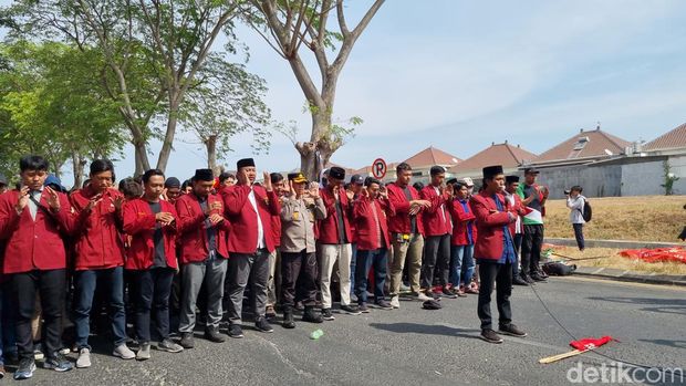 demo palestina di konjen as surabaya