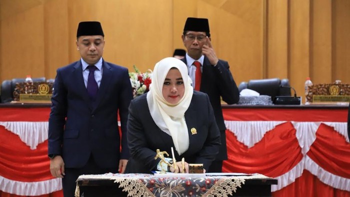 DPRD Surabaya