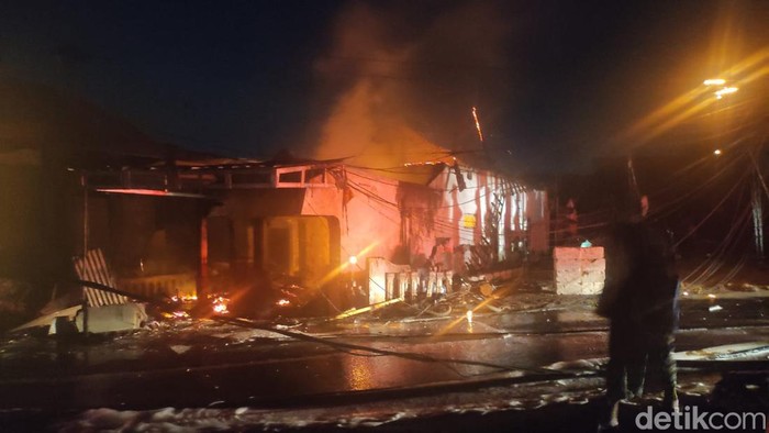 Dua rumah di Sidoarjo ludes terbakar