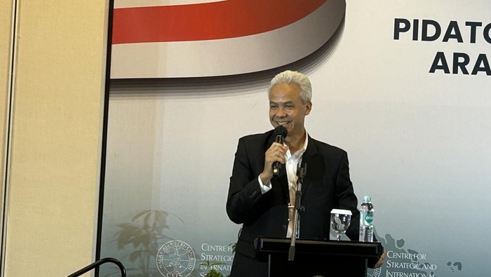 Ganjar Pranowo memberi sambutan di Centre for Strategis and International Studies (CSIS), Jakarta, Selasa (7/11/2023).