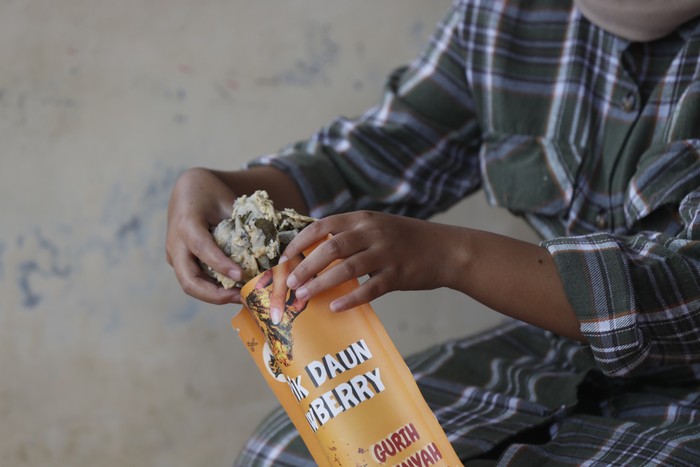 Intip Cara Membuat Keripik Daun Stroberi Khas Desa Serang Purbalingga